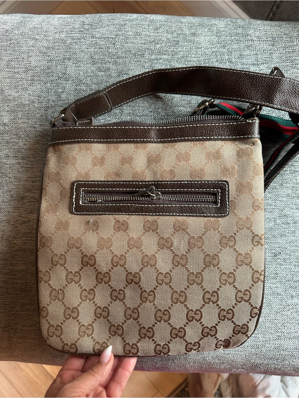 Gucci Beige GG Supreme Messenger with Green and Red Web - Picture 4 of 7